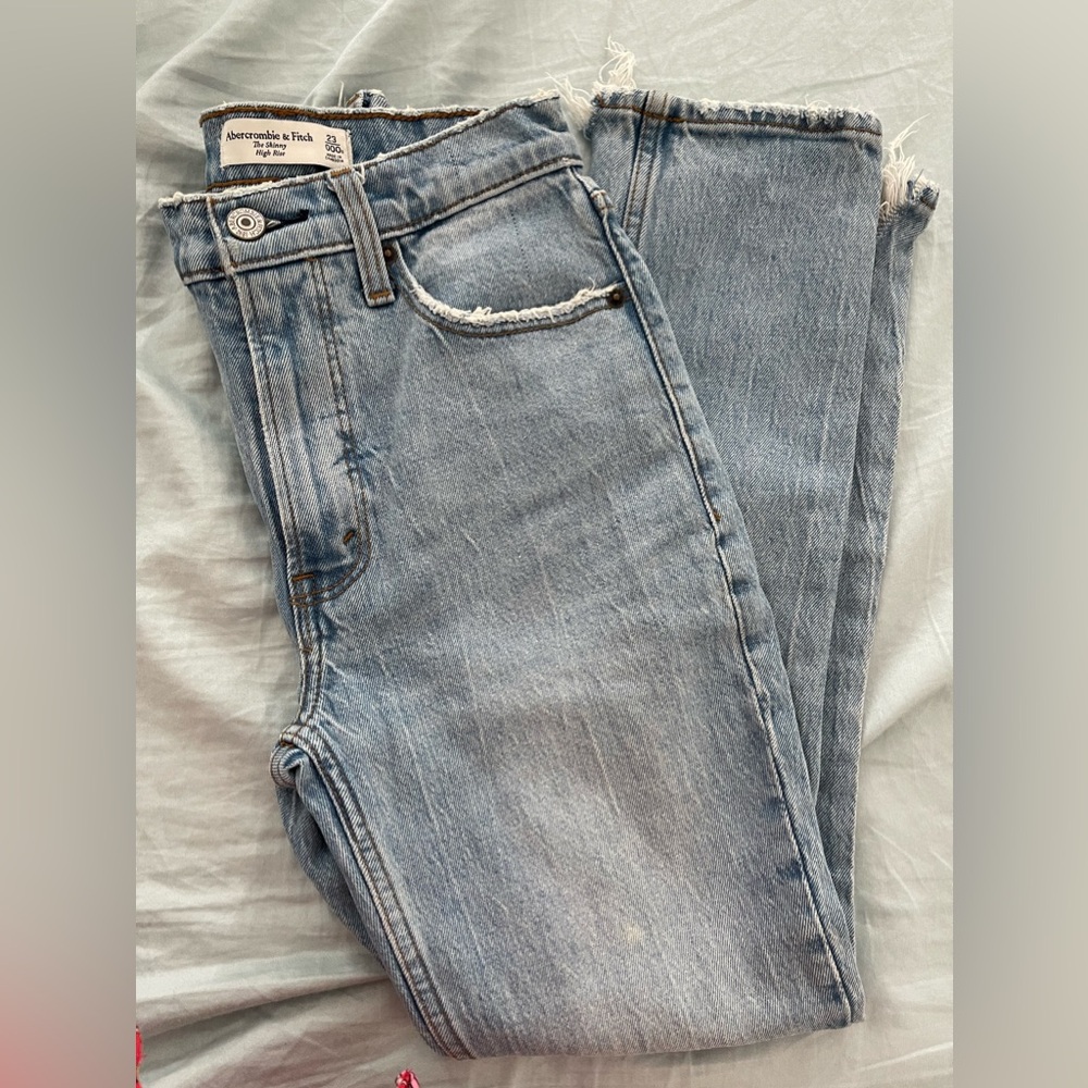 Abercrombie & Fitch
The Skinny High Rise 23|000S